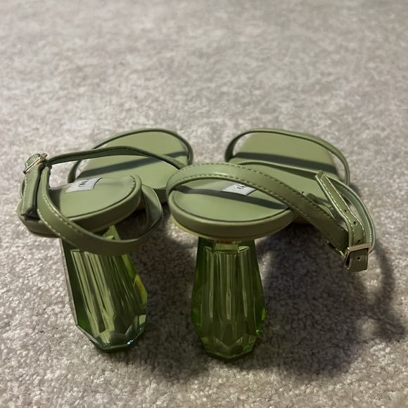 Charles & Keith Sandals - Green - EU 41 - Great condition - Picture 4 of 6